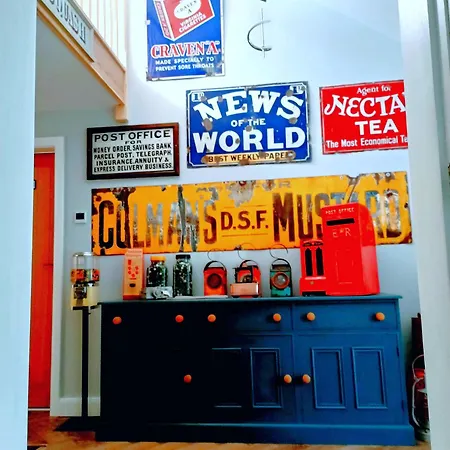 Englefield בית הארחה 3*