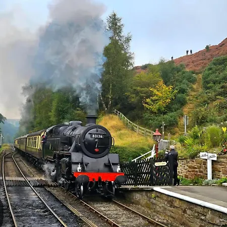 Englefield בית הארחה 3*