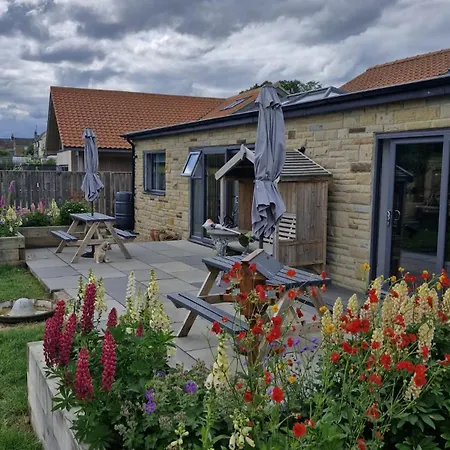 Englefield בית הארחה 3*