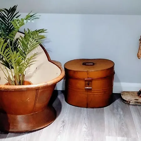 Englefield בית הארחה 3*