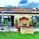 Englefield 3*